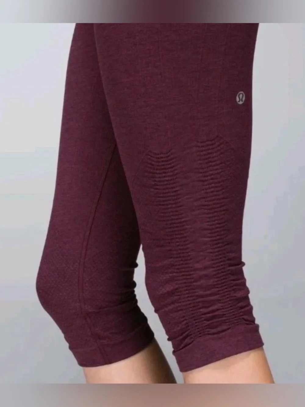 Lululemon In The Flow Crop II Seamless Scrunch‎ Stretch Burgandy Yoga Capri
